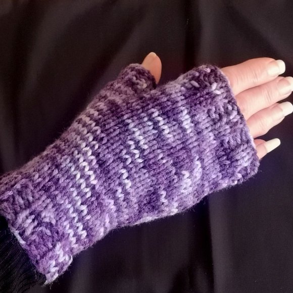 new Handmade Knit Fingerless Gloves Mittens Arm Warmers Glovelets Purple Tones - Picture 4 of 7